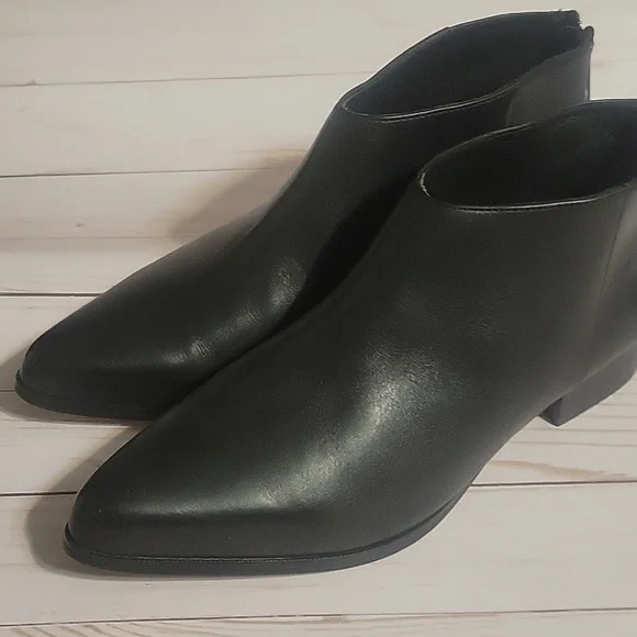 Intentionally Blank Leather Booties Size 9 - Picture 2 of 7